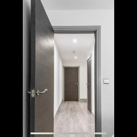 Alexander House 14 Apartment